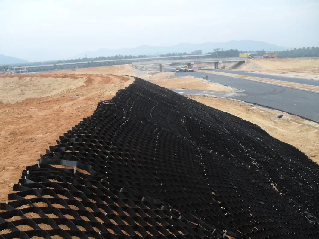 HDPE Gravel Grid Material System Driveway Textured Geocell Untuk Penguatan Jalan 13