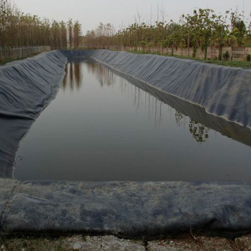 100% Virgin Material ASTM Standard GM13 HDPE Geomembrane Liner 0.3mm 0.5mm 1.0mm 1.5mm 2.0mm Untuk Tumpukan / Kolam Udang