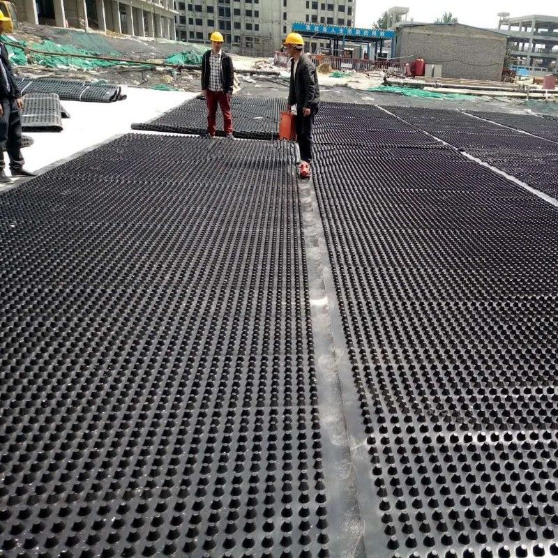 Papan drainase membran atap berlubang Papan saluran drainase dan Papan dinding serbaguna untuk solusi drainase
