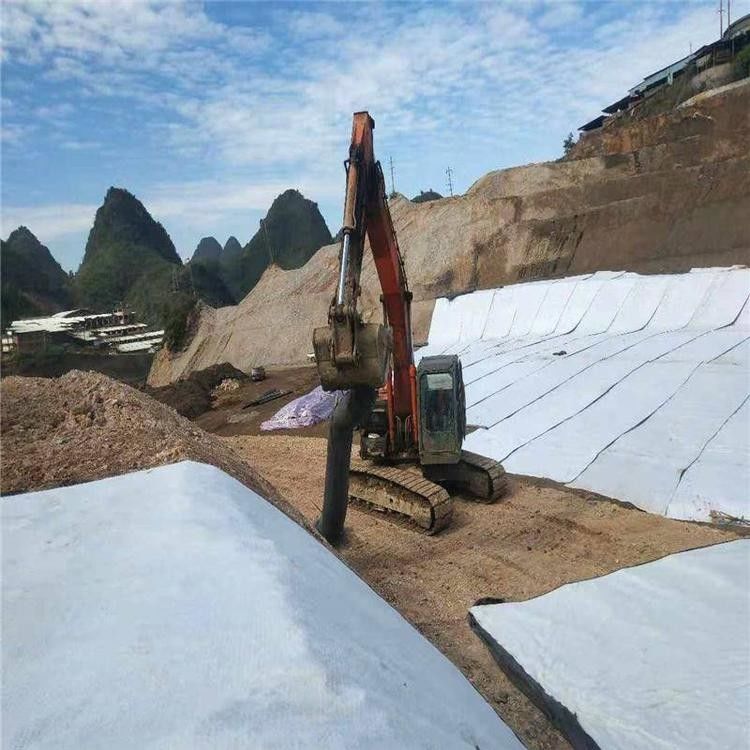 Pond Anti-Seepage Geosynthetic GCL Clay Liner Mat Gcl Bentonite Geosynthetic untuk Tumpukan
