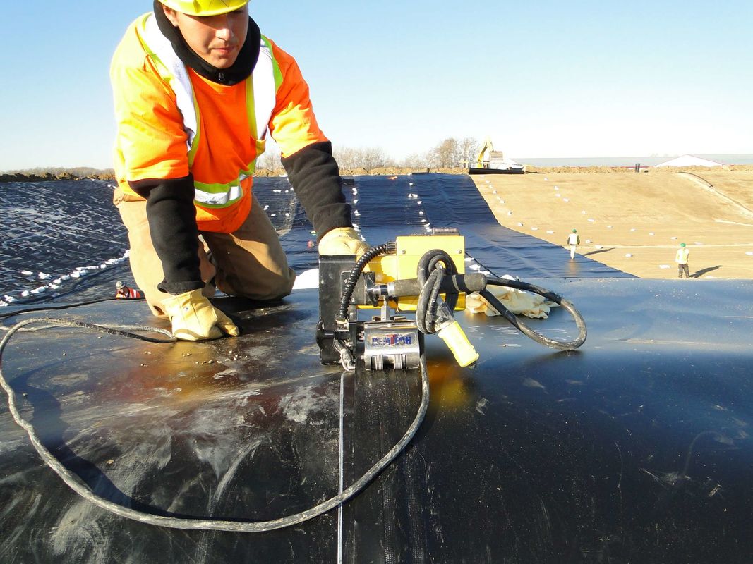 Lapisan Geomembran HDPE Tahan Lama untuk Budidaya Ikan, Lapisan Kolam Plastik Tahan Air untuk Akuakultur, Kolam, dan Waduk Air