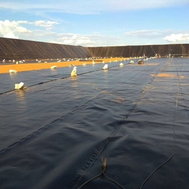 Geomembran HDPE Kekuatan Tinggi dengan Umur Layanan Panjang untuk Instalasi Pengolahan Air Limbah, Proyek Bioenergi, dan Tangki Penyimpanan Air Industri