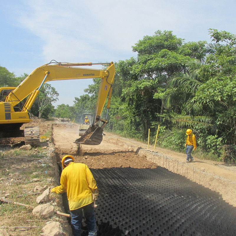 Geosel Plastik HDPE Grid Beraspal Geosel HDPE Hitam untuk Penguatan Basement Lunak Geosel Penstabil Kerikil Biaya Rendah dalam Pembangunan Jalan