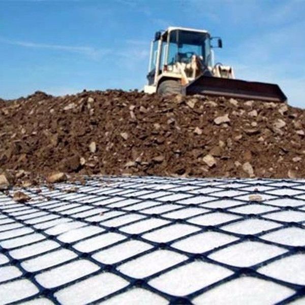 Jaring Plastik Biaxial Kekuatan Tarik Tinggi 30kN/m Hitam PP/ PET Geogrid Untuk Perkuatan Tanah Dan Stabilisasi Dasar Jalan