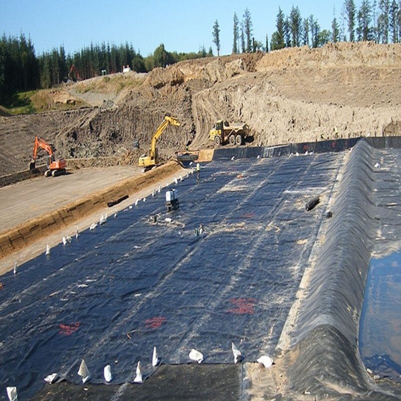 Liner kolam geomembrane hitam HDPE tahan lama 0,5mm ∼2mm untuk tangki ikan melingkar, tangki air akuakultur, dan aplikasi waterproofing bendungan
