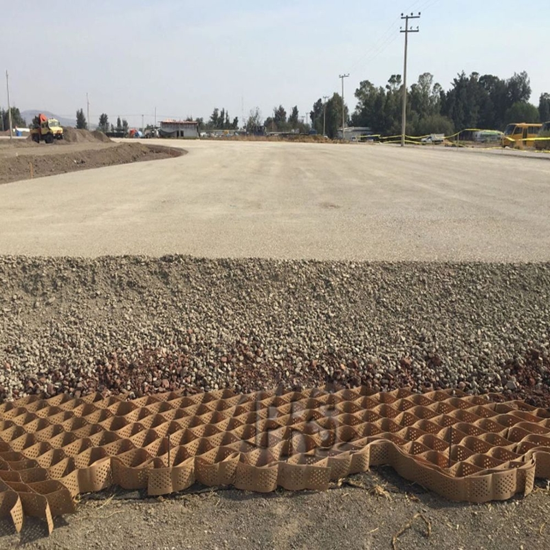 Geosel HDPE Tahan Lama Geosel HDPE Permukaan Halus untuk Jalan Masuk Pengendalian Erosi untuk Lereng Penopang Dinding Penahan